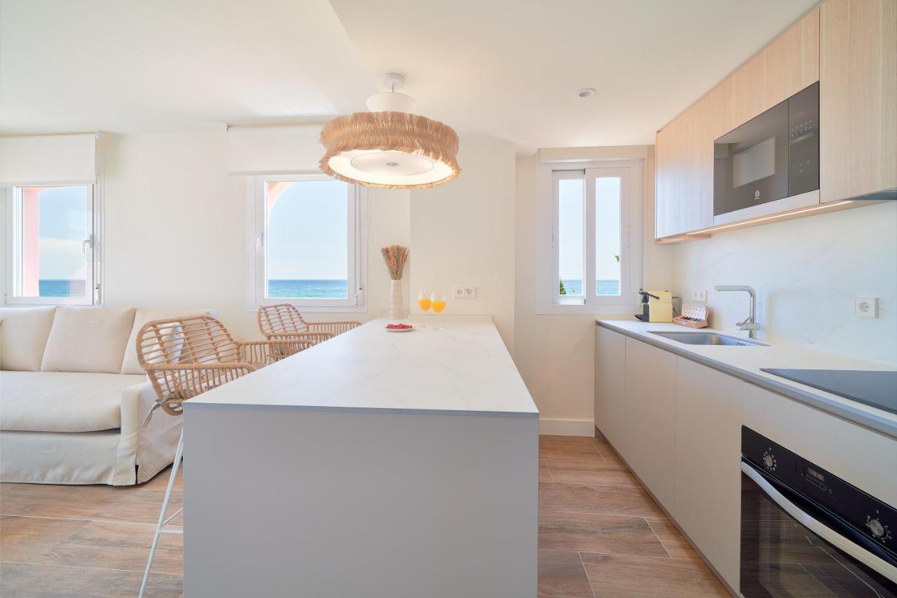 Sea Suite Beachfront Marbella Exterior photo